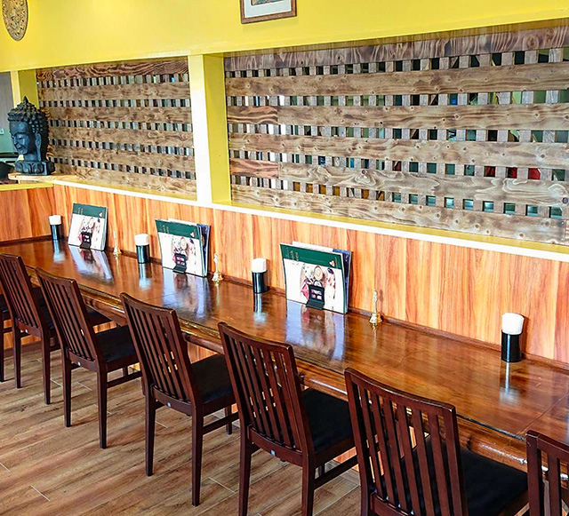 ファミリーマート岐阜茜部寺屋敷店の隣 スワガタム茜部店の店内