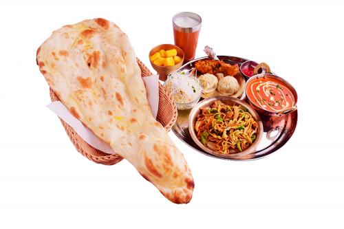 インドカレーとネパール料理が一度に楽しめるディナーセットメニュー