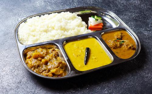 【ナマステネパール限定】3種のインドカレーが一度に楽しめるランチセット！