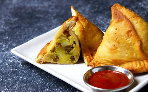 【サモサ】インドカレーのお供に最適！インド・ネパール風コロッケ