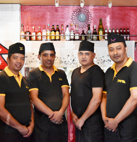 インドダイニング スワガタム本巣店のスタッフ